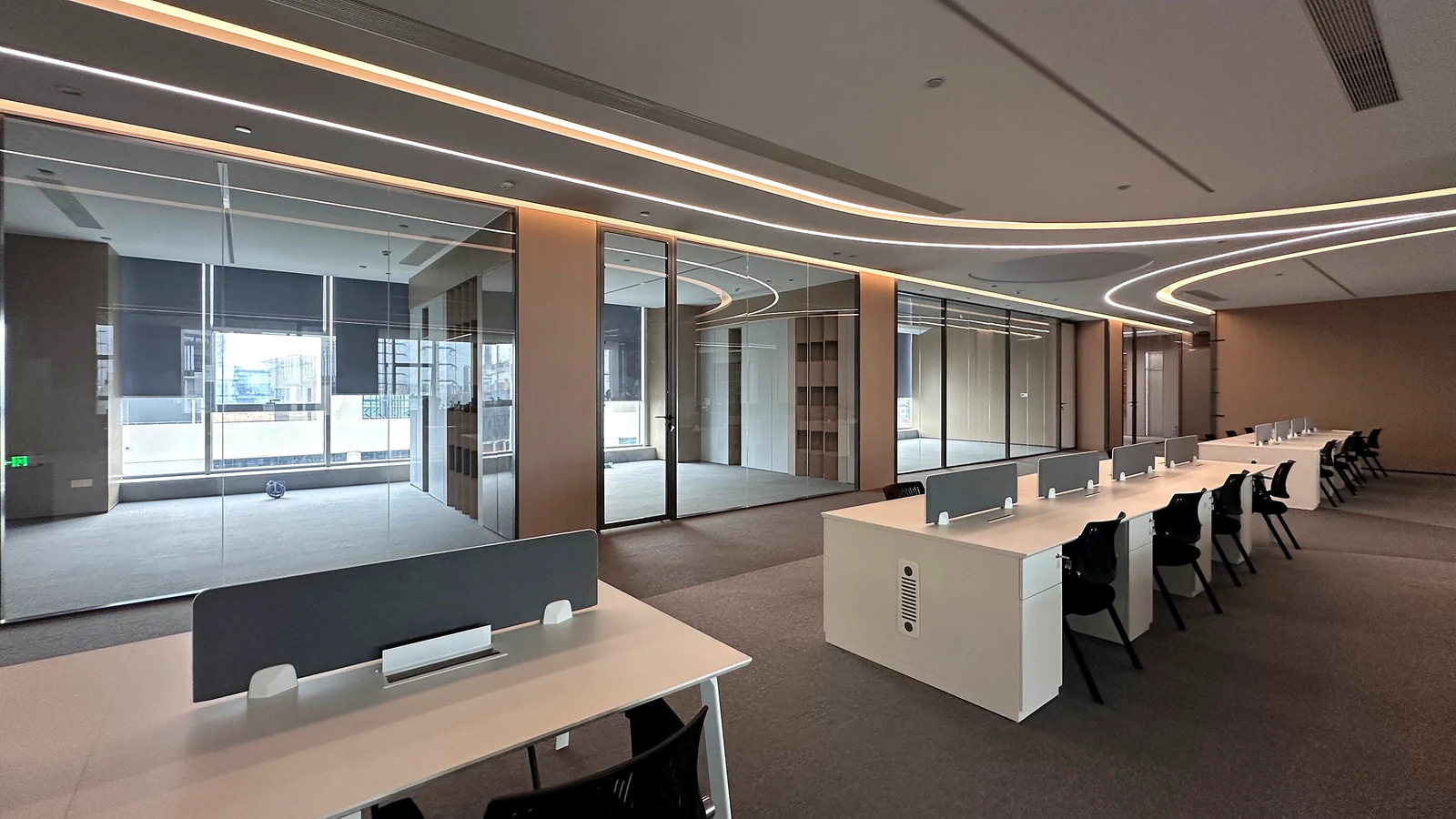 办公室玻璃隔断工程实景