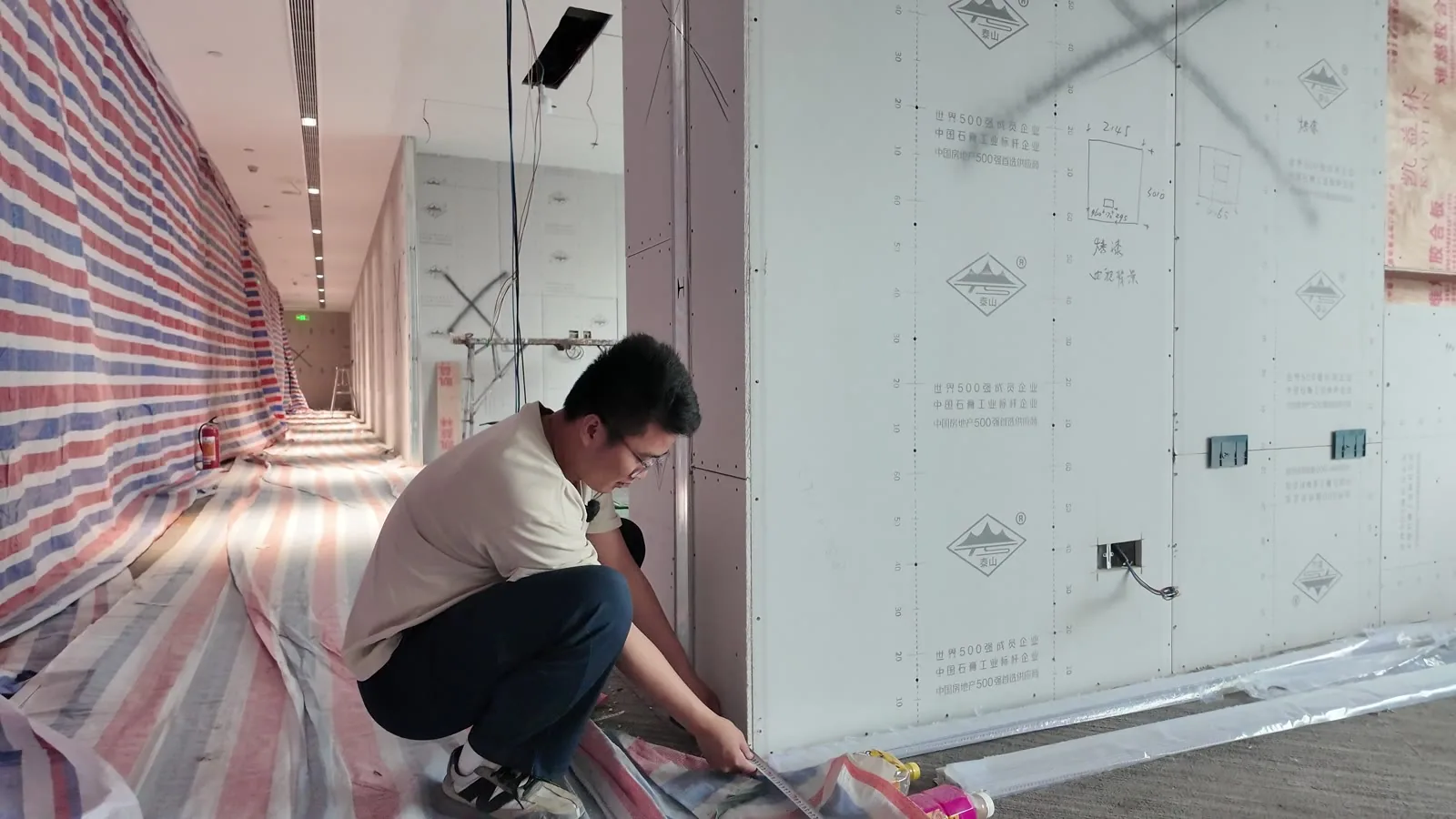 深圳某游戏工作室玻璃隔断实拍