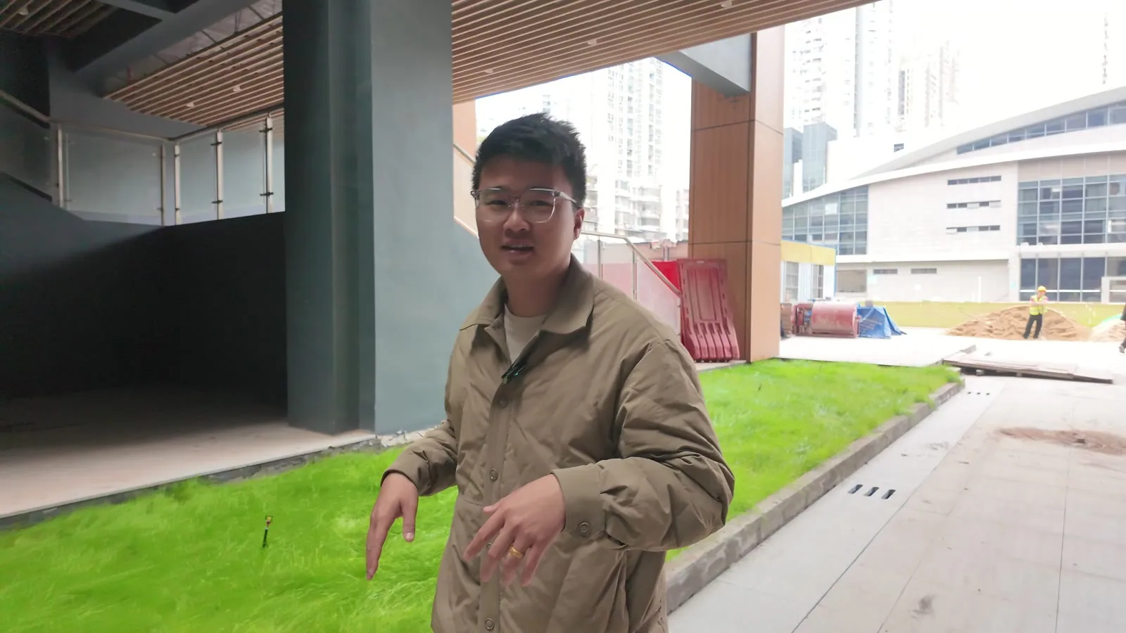 广州某青少年宫玻璃隔断实拍
